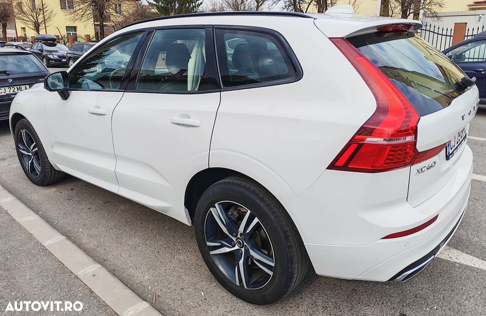 Volvo XC 60 B4 MHEV AWD R-Design - 4