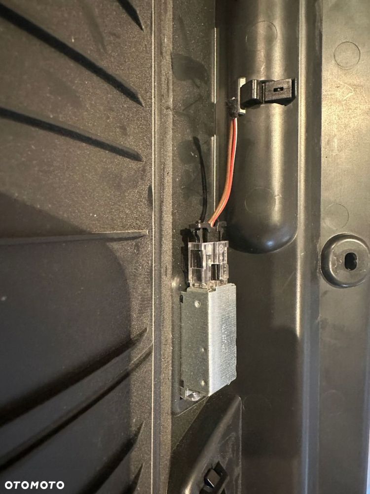 VW TOURAN 15 schowek mocowanie 5TB857097C - 7