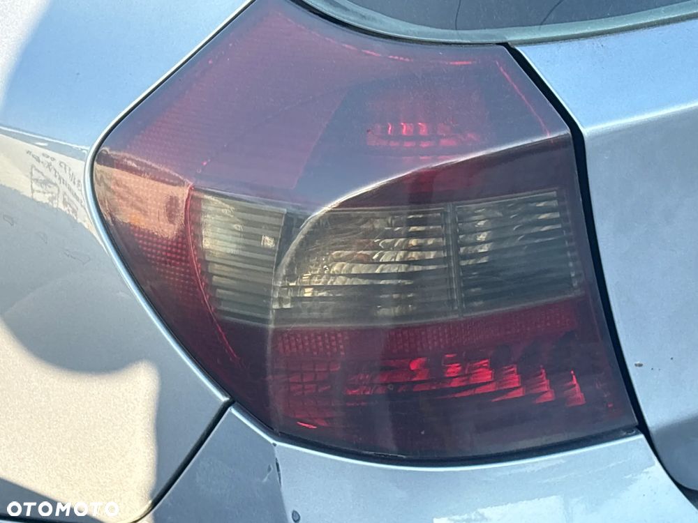 LAMPA TYLNA PRAWA LEWA BMW E87 2006R - 1