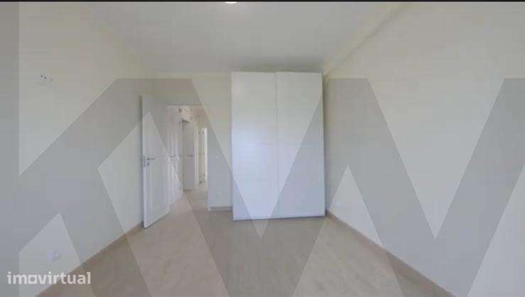 Arrendamento T3 remodelado junto Metro Colégio Militar e C. C. Colombo - Grande imagem: 2/12