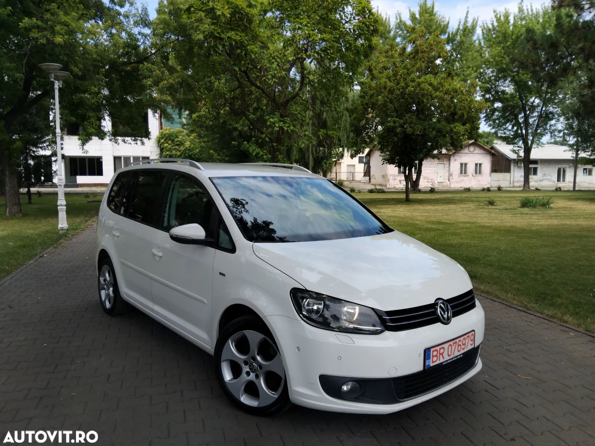 Volkswagen Touran 2.0 TDI DPF BlueMotion Technology Life - 1
