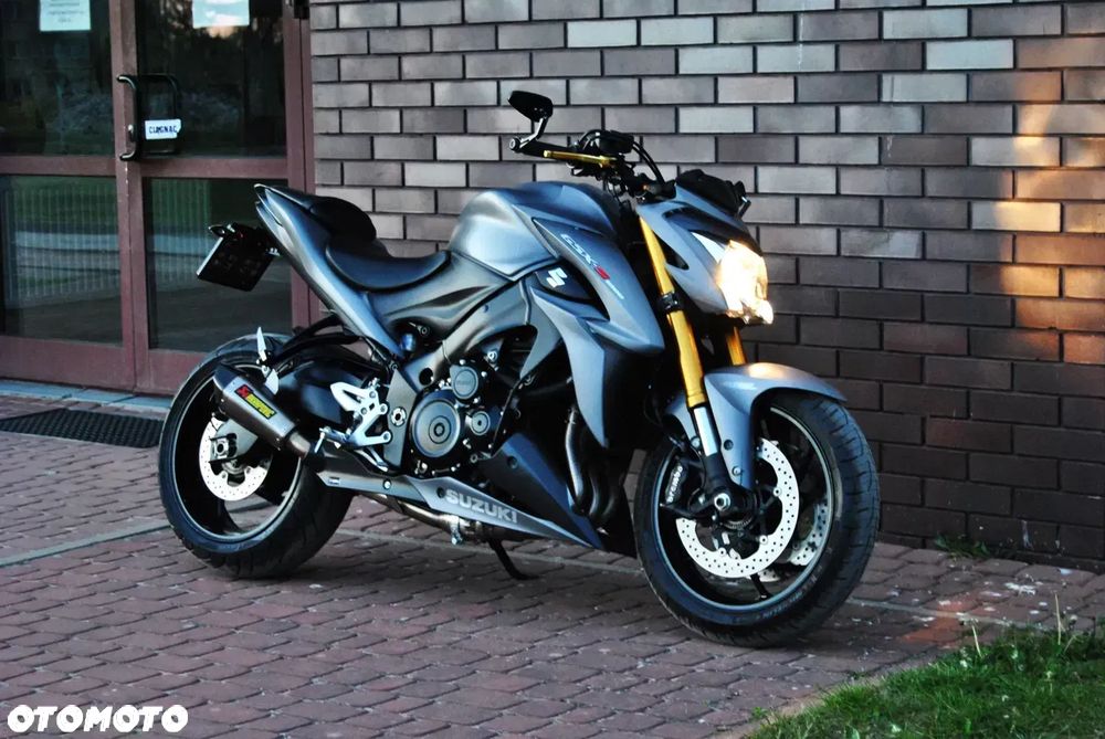 Suzuki GSX - 1