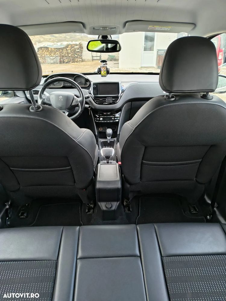 Peugeot 2008 1.2 PureTech Turbo EAT6 S&S Allure - 8