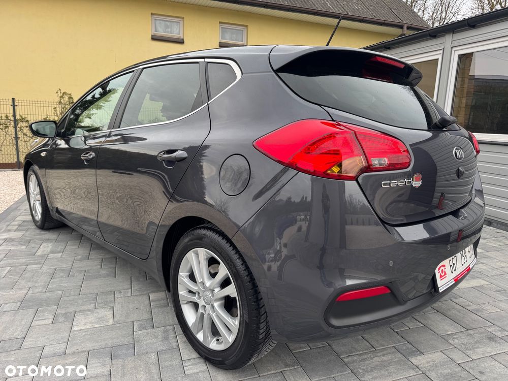 Kia Ceed 1.6 GDI ISG Dream-Team Edition - 8