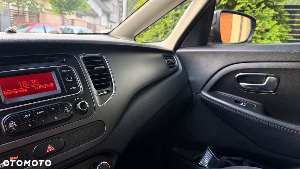 Kia Carens 1.6 GDI Dream Team Edition - 24