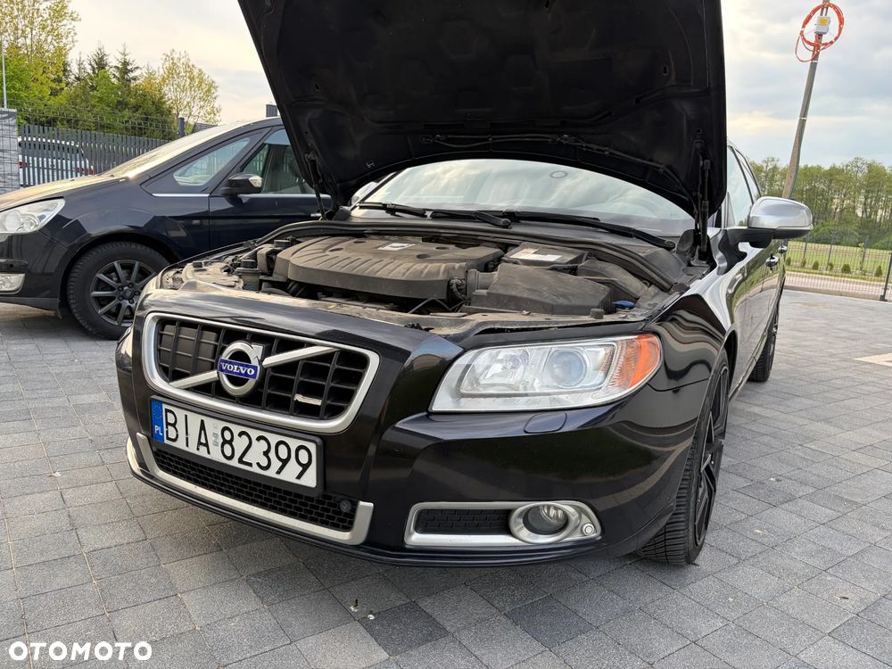 Volvo V70 D5 AWD R-Design - 13