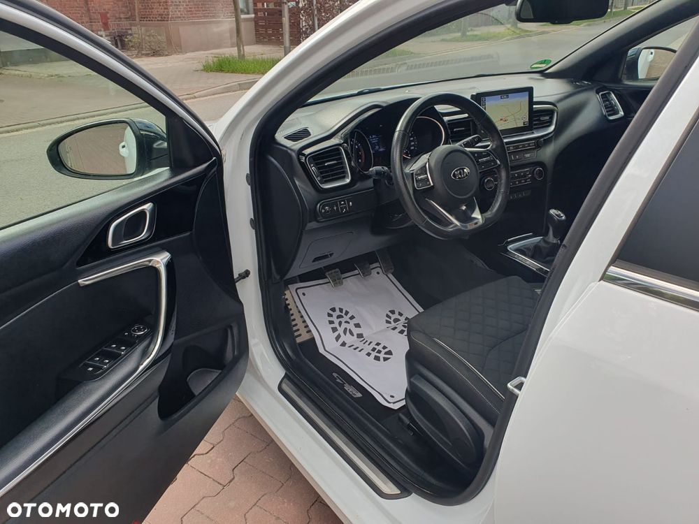 Kia Ceed 1.4 T-GDI OPF GT Line - 23