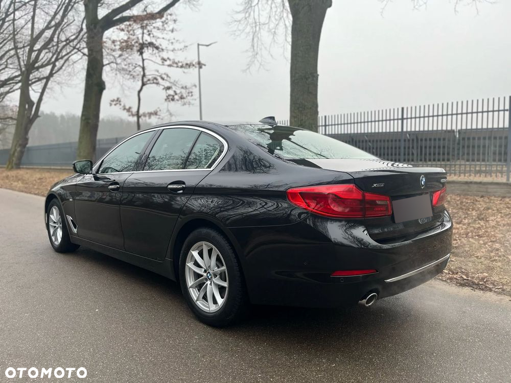 BMW Seria 5 530d Luxury Line - 13
