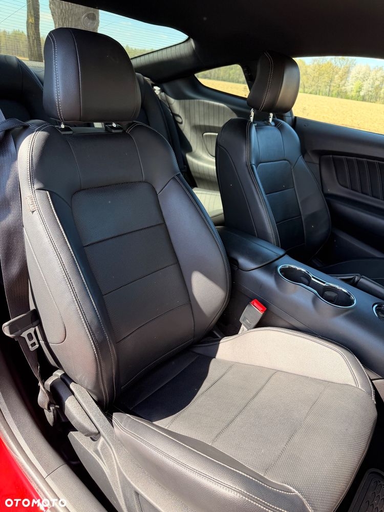 Ford Mustang 5.0 V8 GT - 21