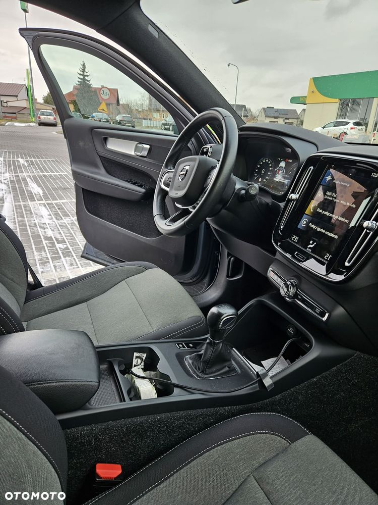 Volvo XC 40 T3 Momentum - 17