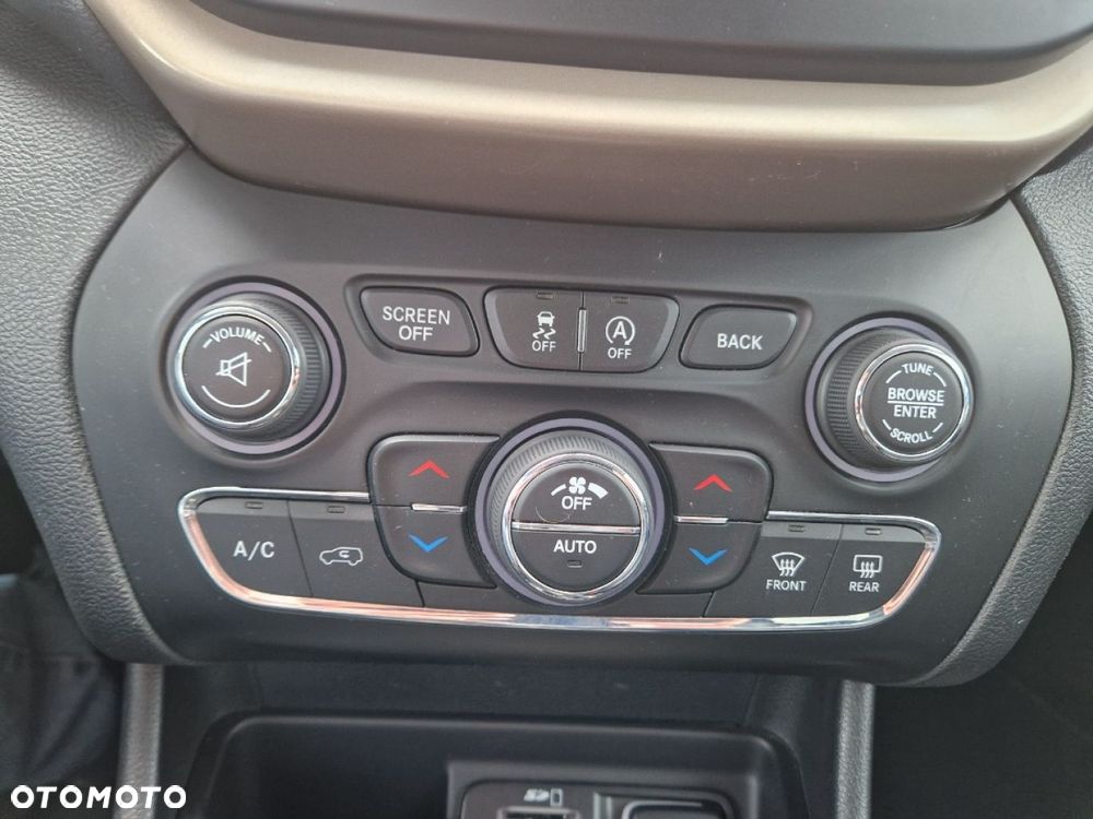 Jeep Cherokee 3.2 V6 Active Drive I Limited - 15