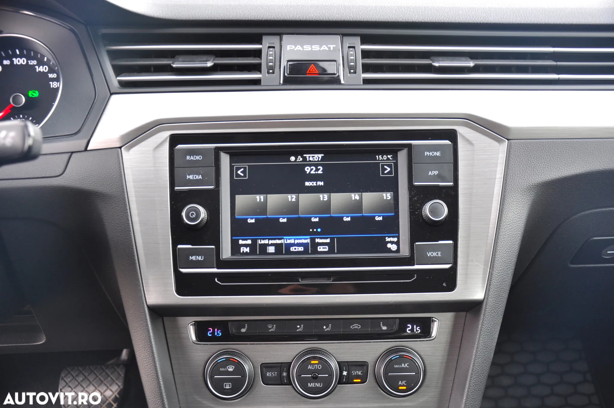 Volkswagen Passat Variant 2.0 TDI DSG Trendline - 16