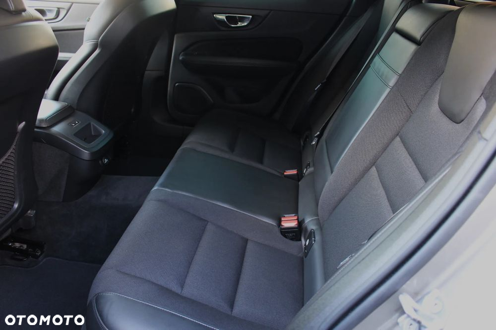 Volvo V60 D3 Geartronic Momentum Pro - 22