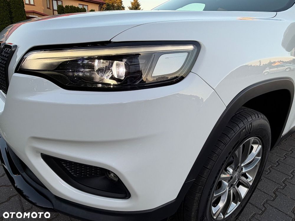 Jeep Cherokee - 16