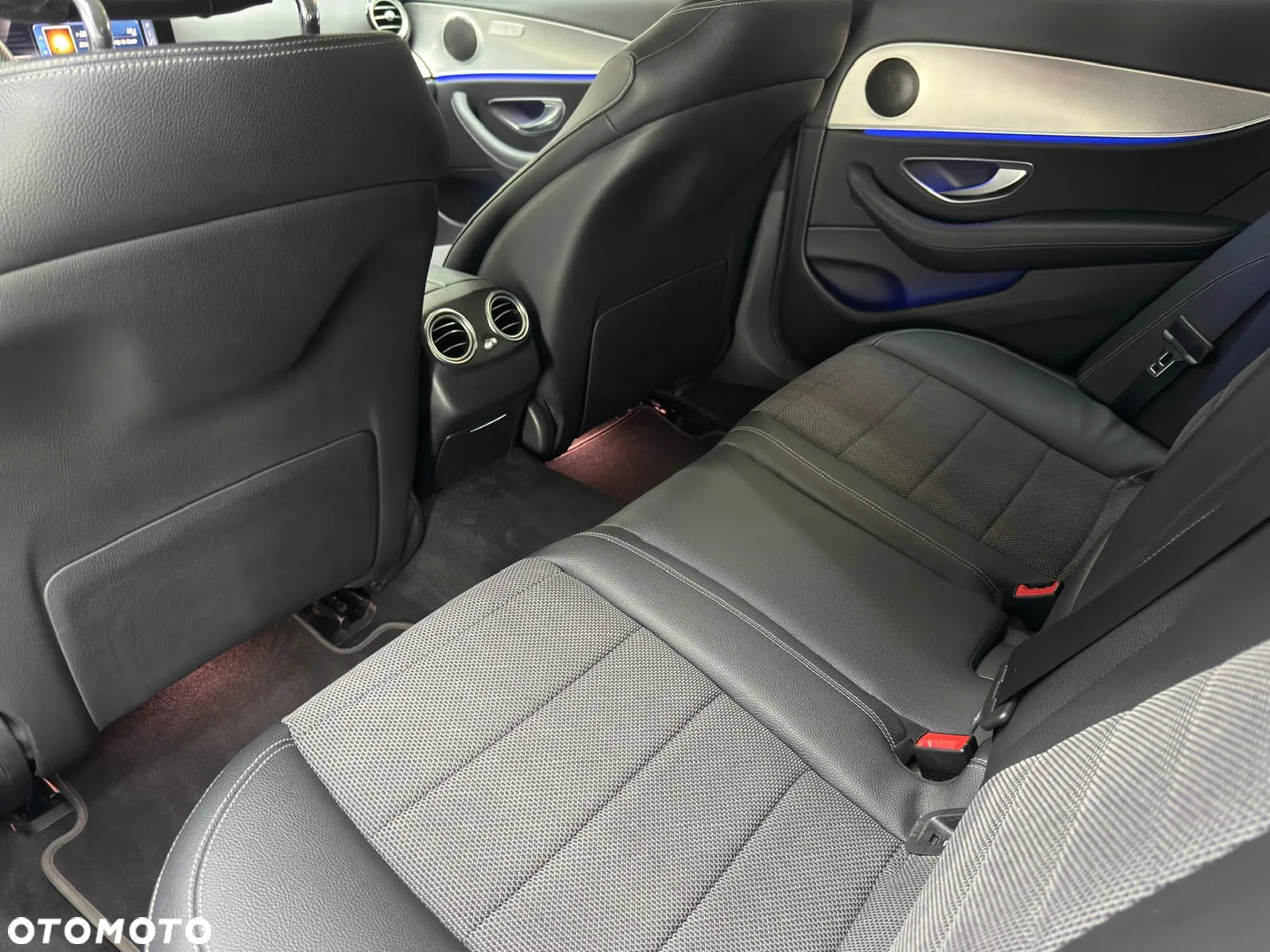 Mercedes-Benz Klasa E 220 d T 9G-TRONIC Avantgarde - 29