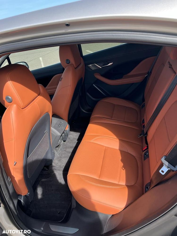 Jaguar I-Pace SE - 7