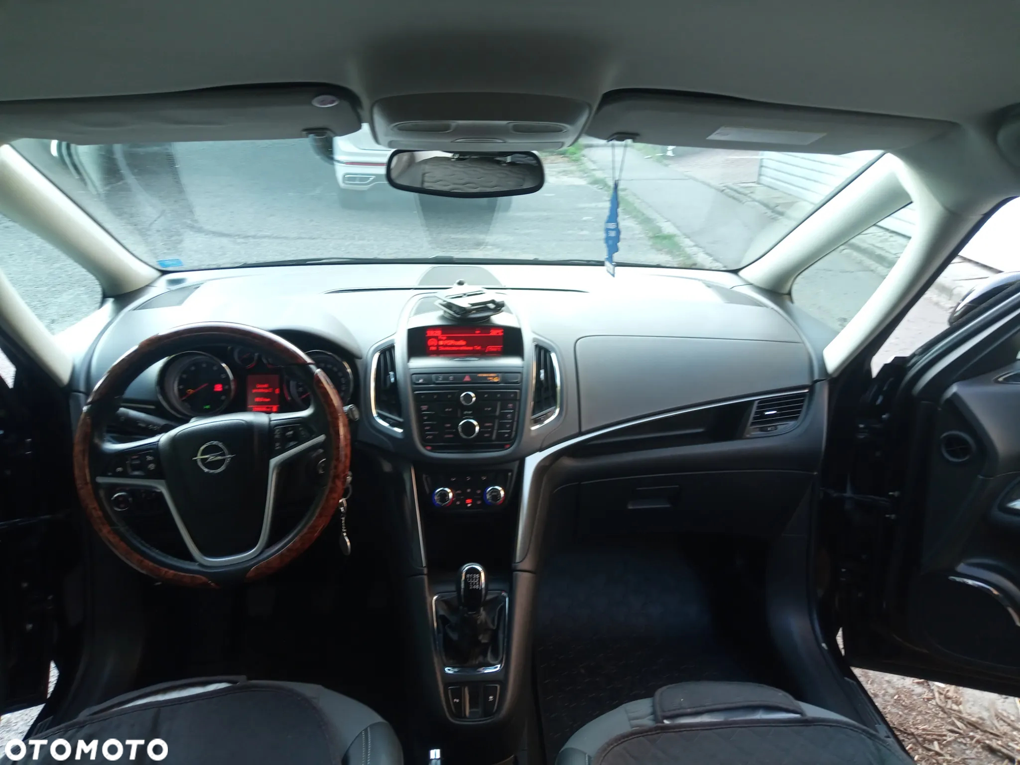 Opel Zafira 2.2 - 14