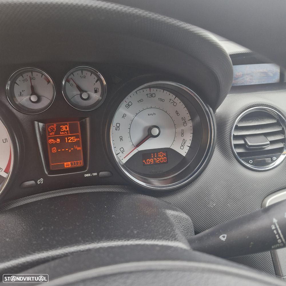 Peugeot 308 SW HDi FAP 110 Platinum - 22