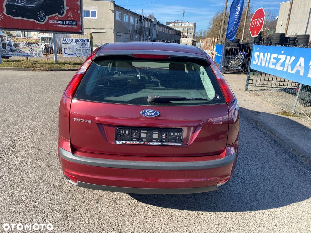Ford Focus 1.6 16V Ghia - 22