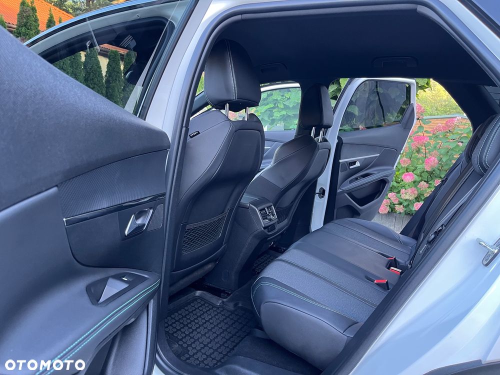 Peugeot 3008 1.2 PureTech Allure Pack S&S EAT8 - 11