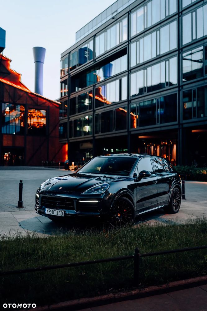 Porsche Cayenne GTS - 9