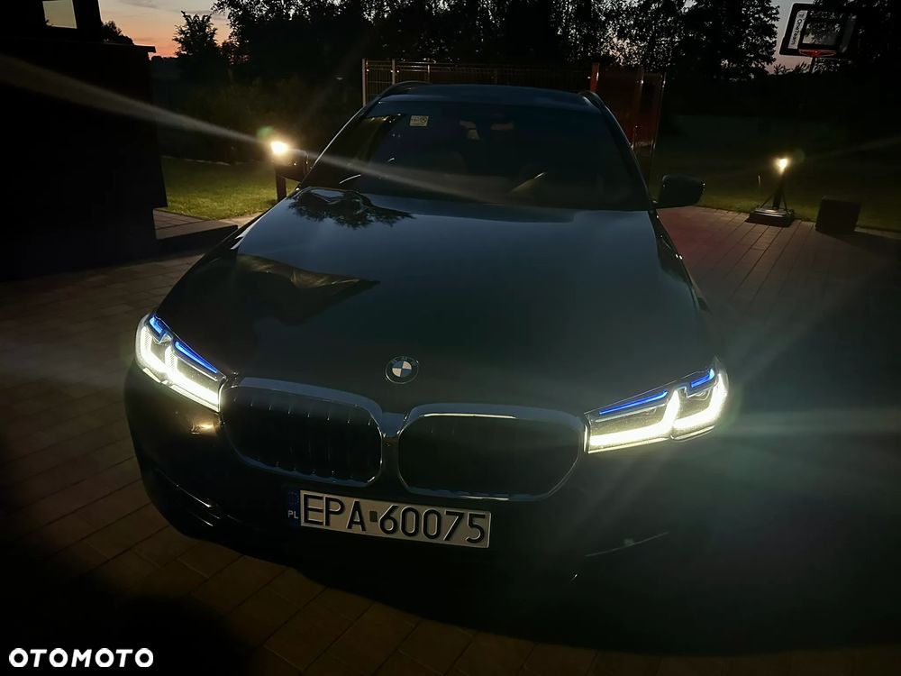 BMW Seria 5 520d mHEV - 9