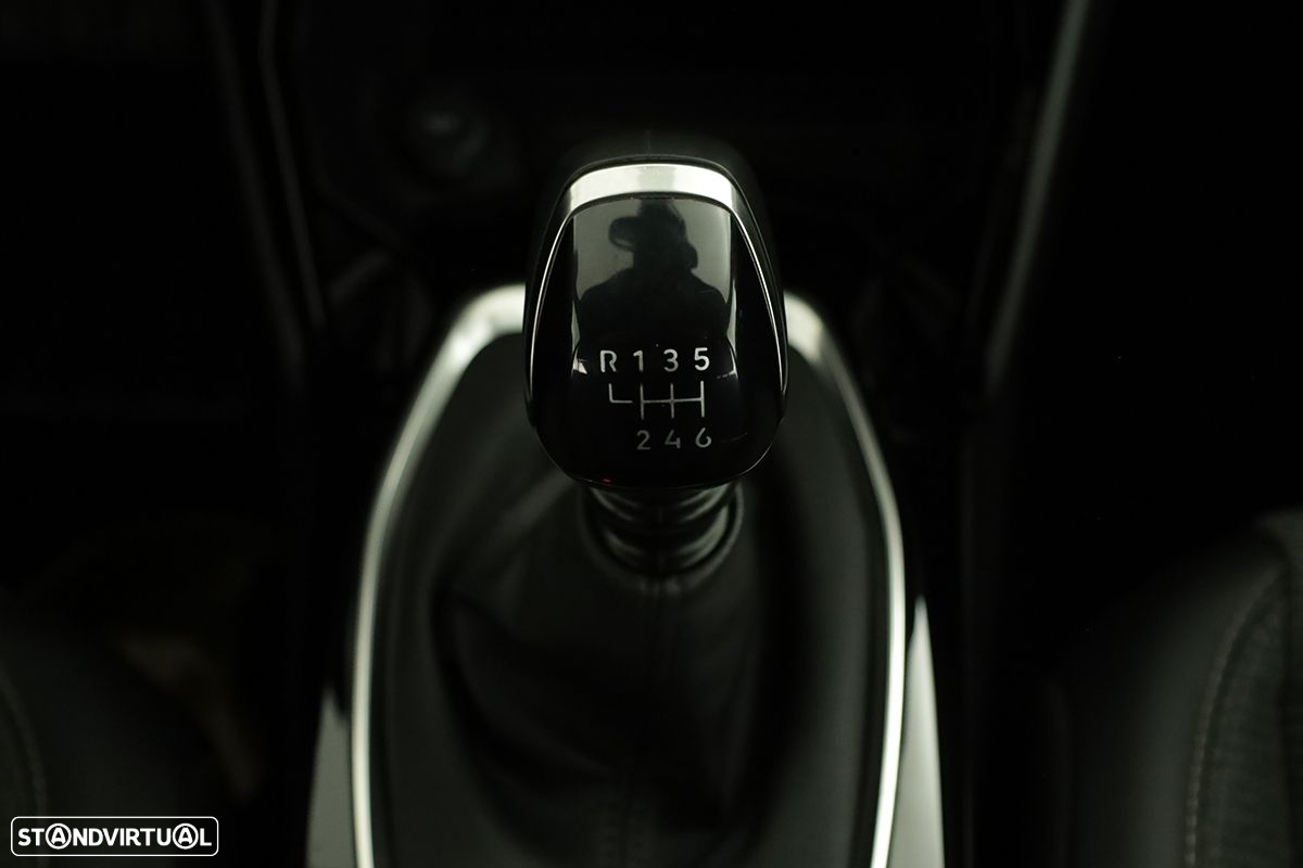 Peugeot 2008 1.2 PureTech Allure - 15