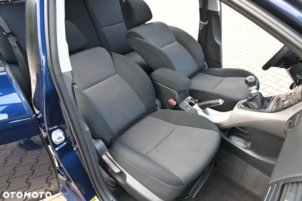 Toyota Auris 1.6 Sol - 38