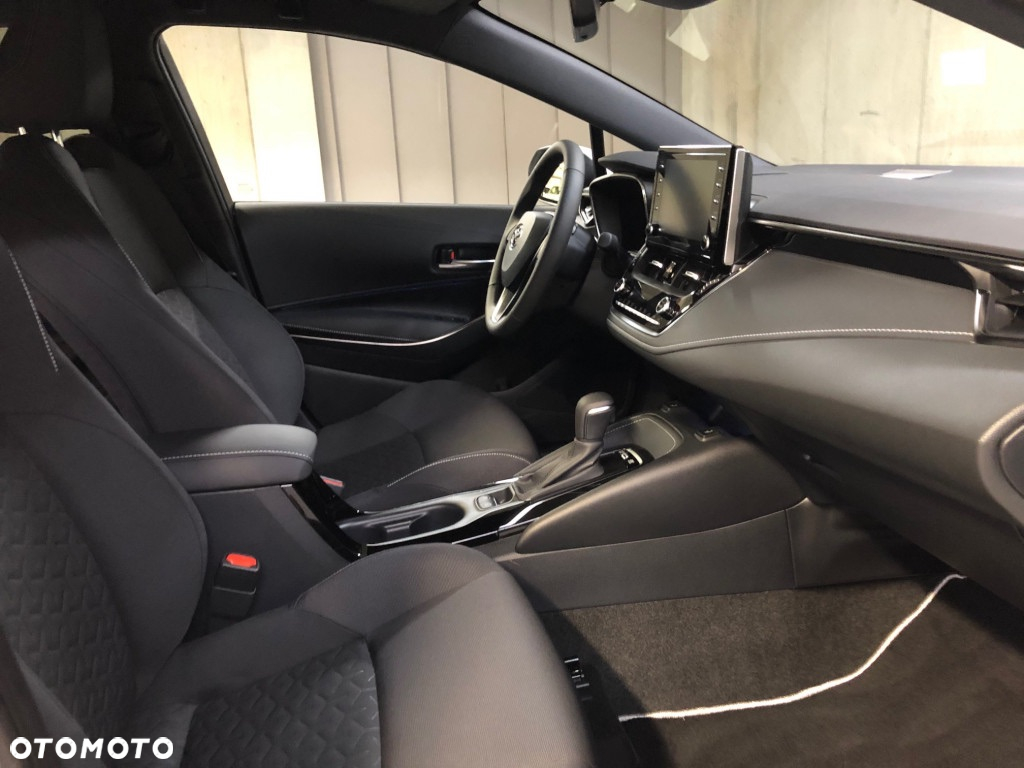 Toyota Corolla - 12