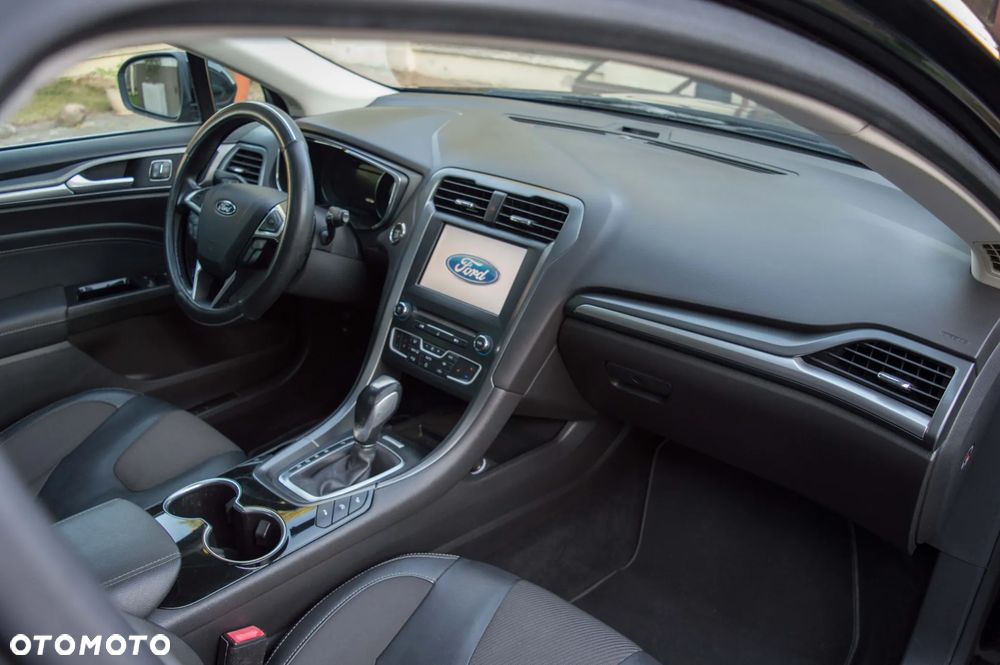 Ford Mondeo 2.0 TDCi Titanium PowerShift - 28