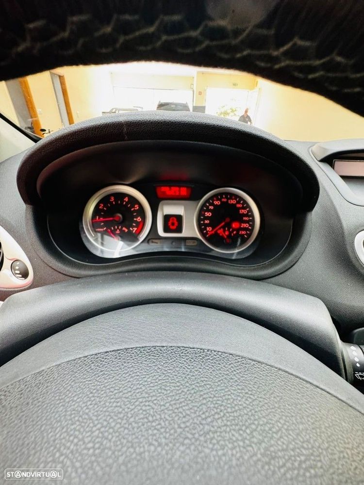 Renault Clio 1.2 16V Dynamique - 18