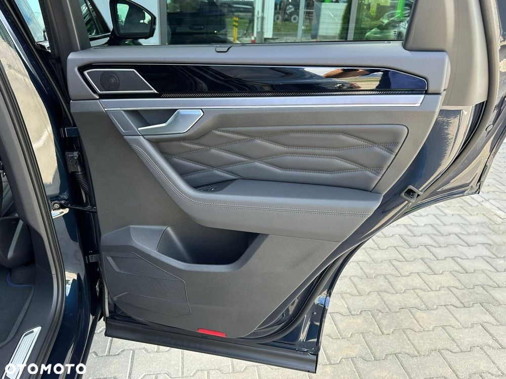 Volkswagen Touareg - 24