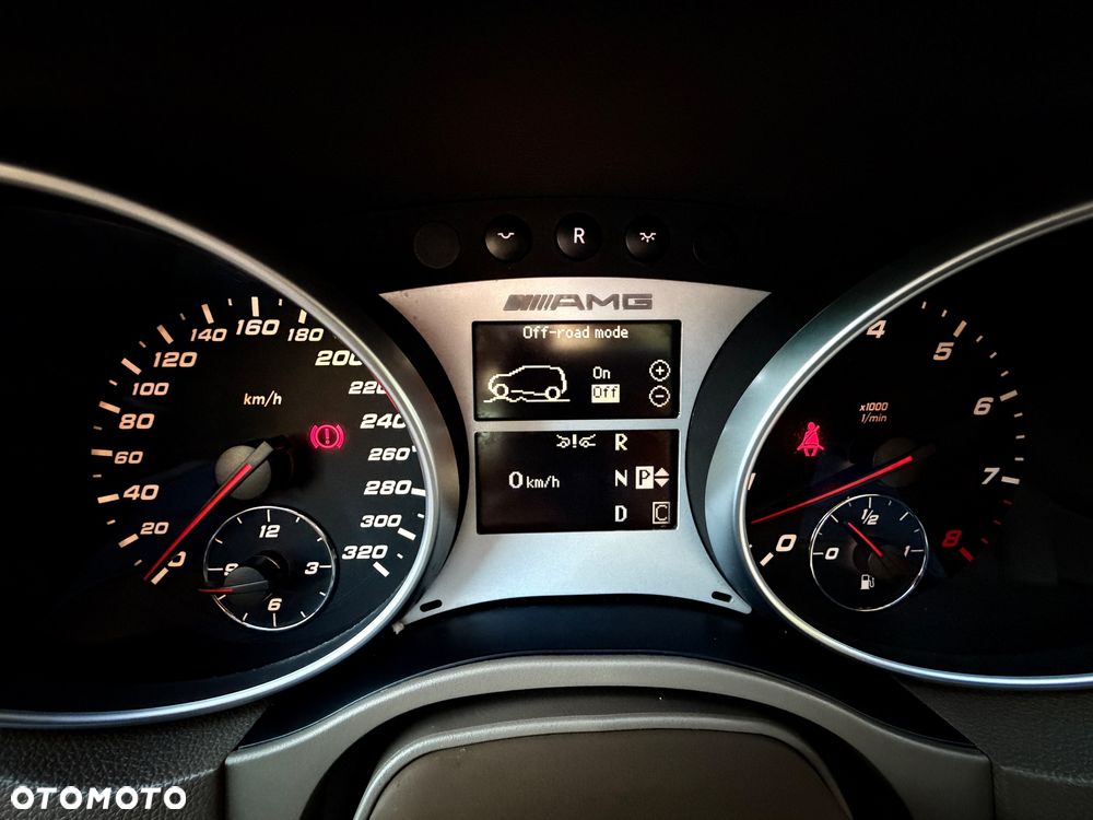 Mercedes-Benz ML 63 AMG 4Matic 7G-TRONIC - 41