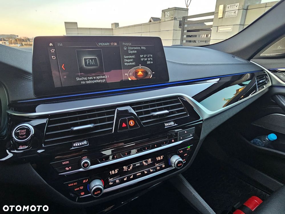 BMW Seria 5 M550i xDrive sport - 20