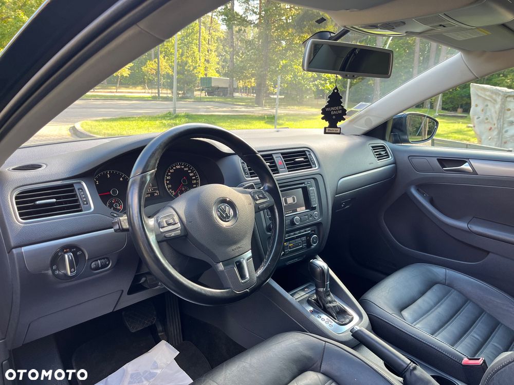 Volkswagen Jetta 2.0 TDI DPF DSG Trendline - 21