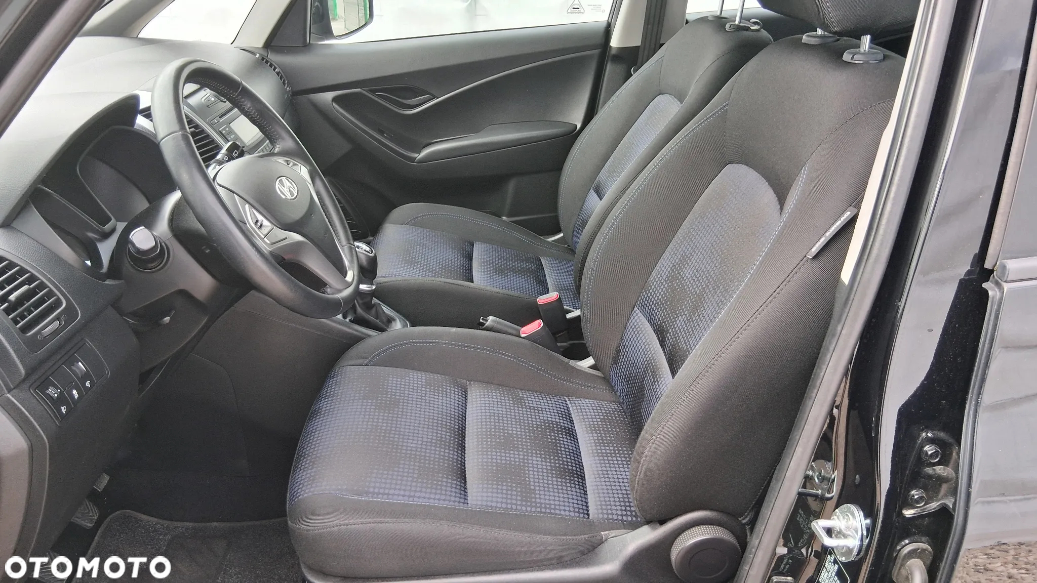 Hyundai ix20 1.4 blue Comfort - 12