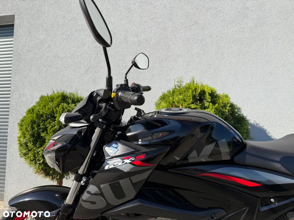 Suzuki GSX - 30