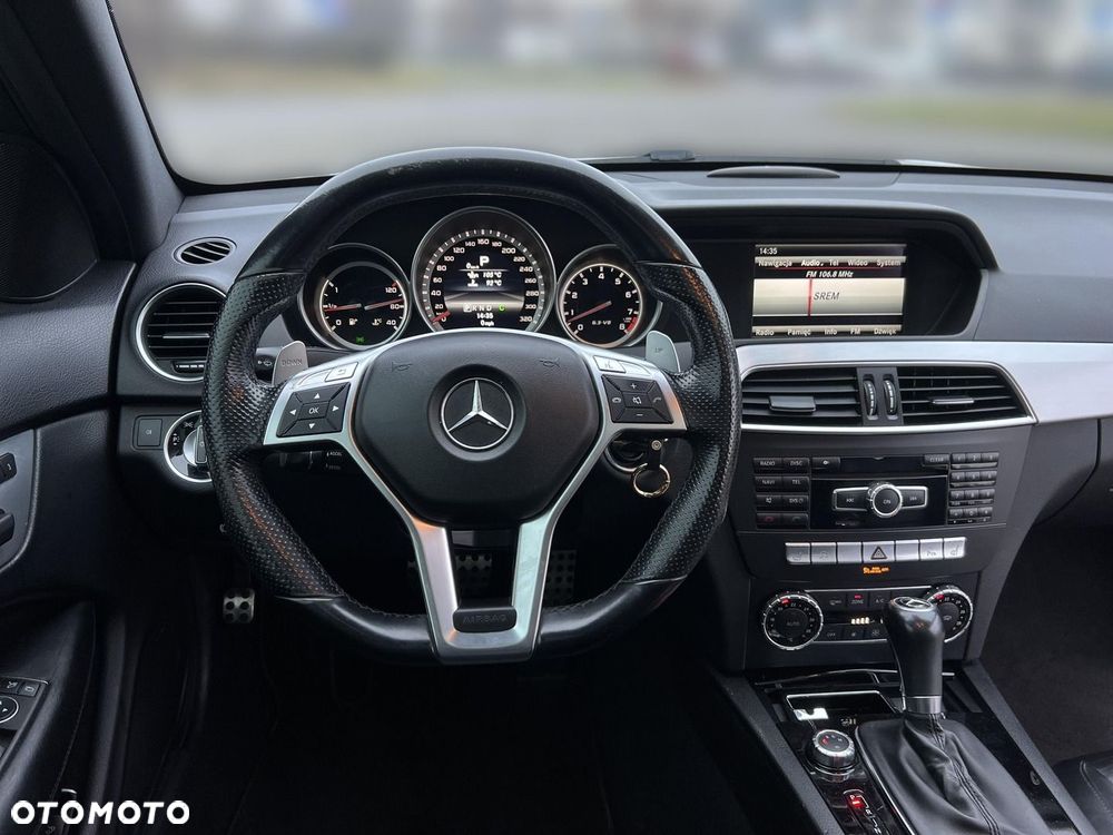 Mercedes-Benz Klasa C 63 AMG - 16