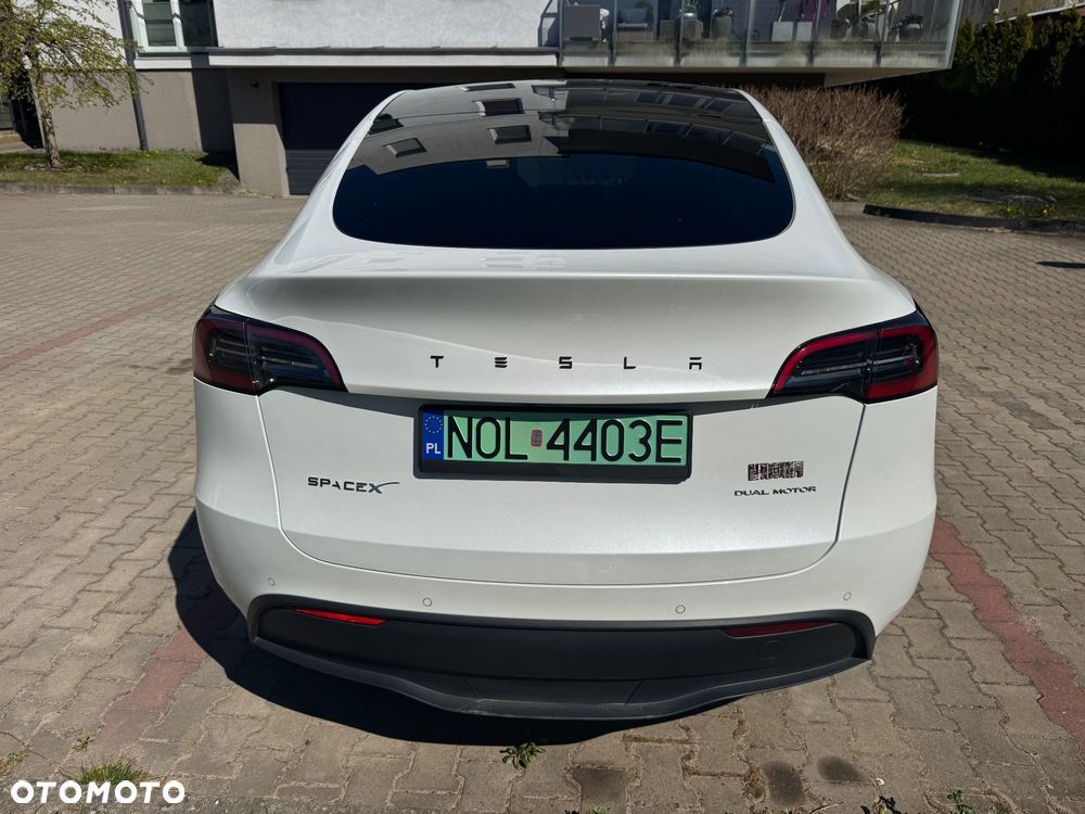 Tesla Model Y - 3