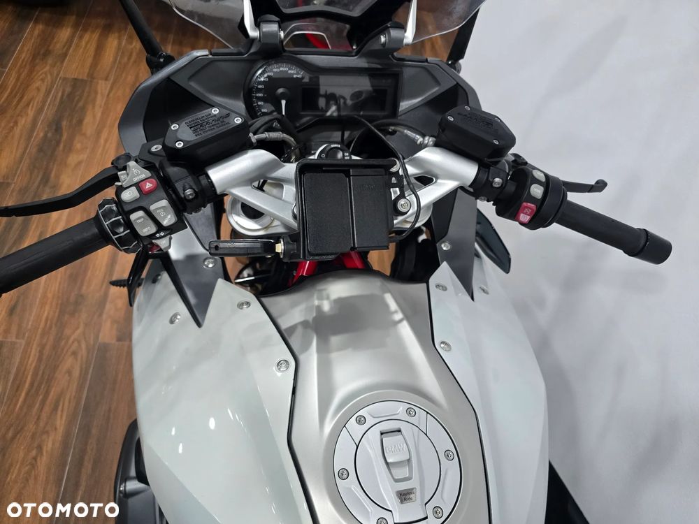 BMW R - 33