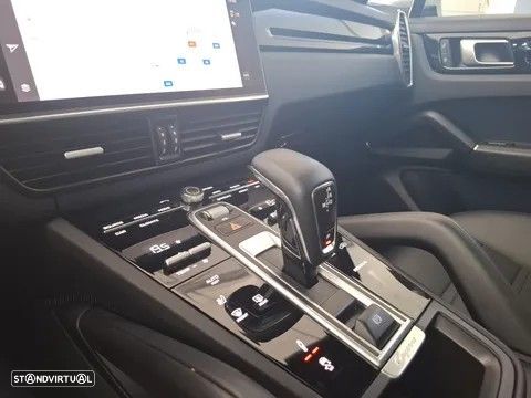 Porsche Cayenne Coupé E-Hybrid Platinum Edition - 22