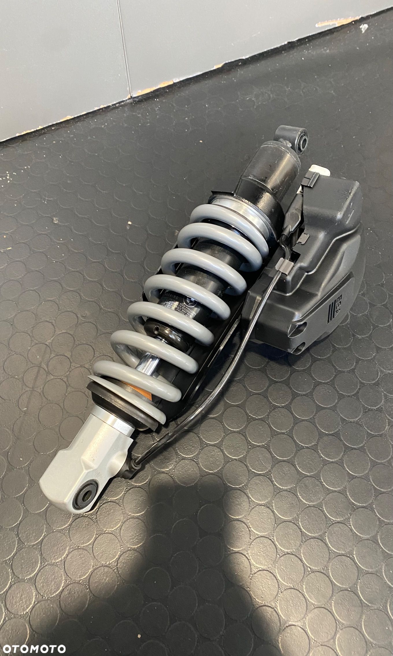 Kolumna McPhaersona ESA tylna do R1200 GS (nr.3353770735/33537728209) - 1