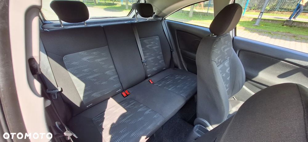 Opel Corsa 1.2 16V Enjoy - 9