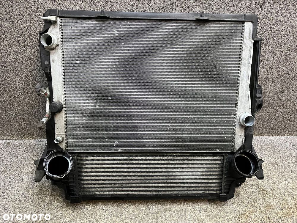 BMW X5 E70 chlodnica wody klimatyzacji intercooler ramka chlodnic 3.0 D M57 - 3