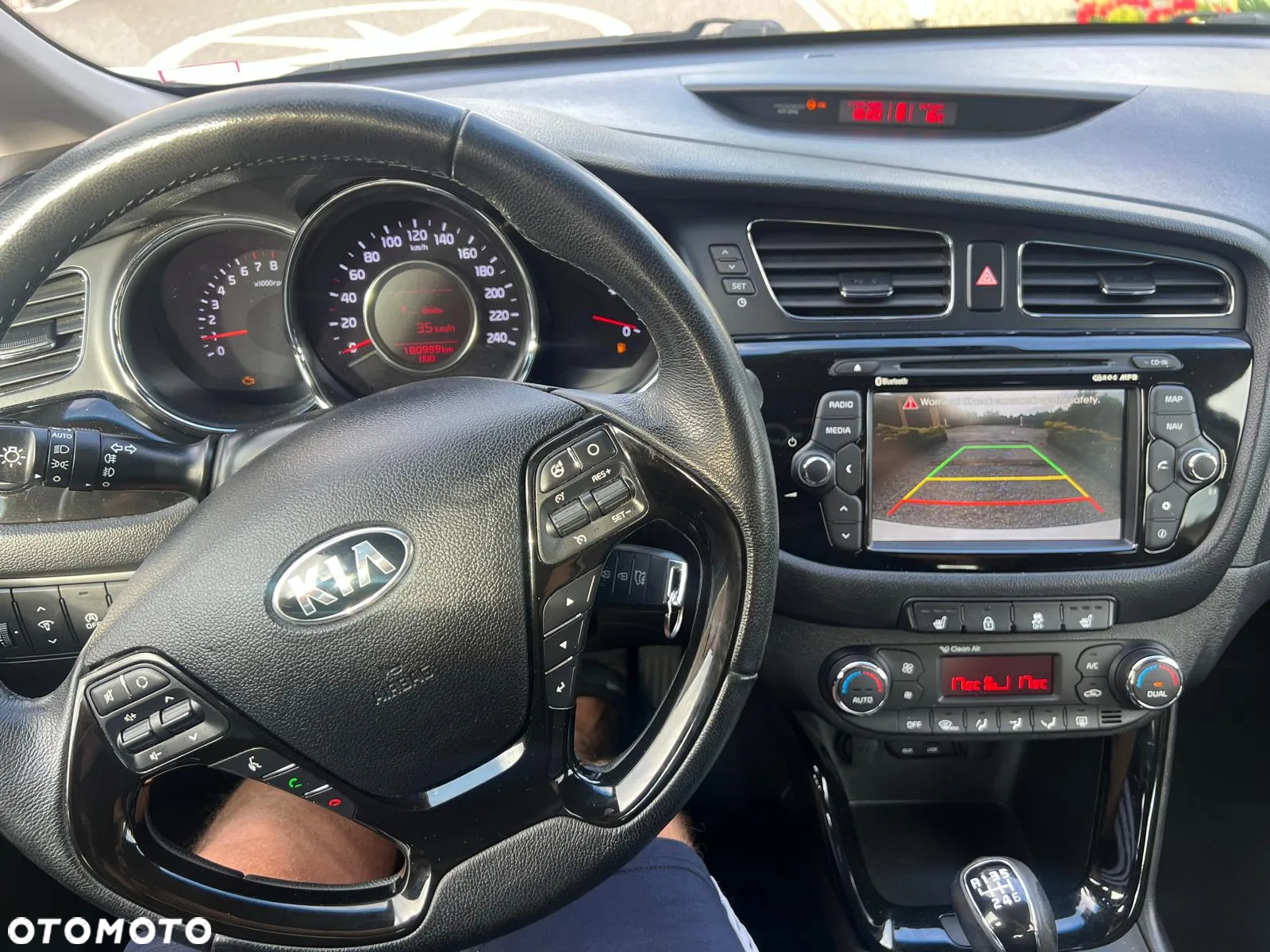 Kia Ceed - 8