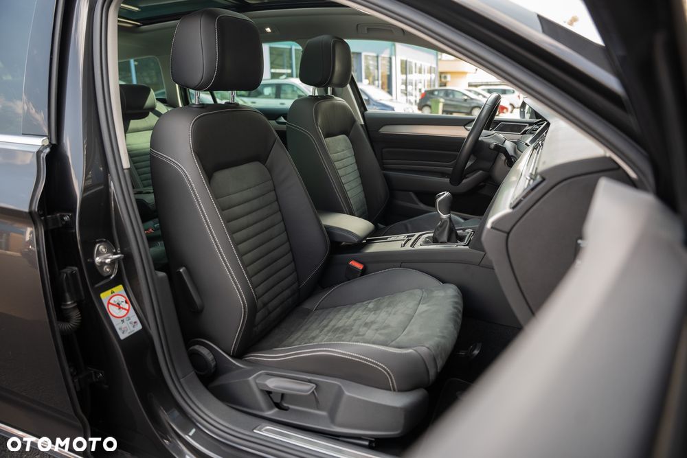 Volkswagen Passat 2.0 TDI (BlueMotion Technology) Highline - 25