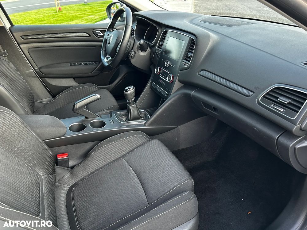 Renault Megane TCe 115 GPF ZEN - 18