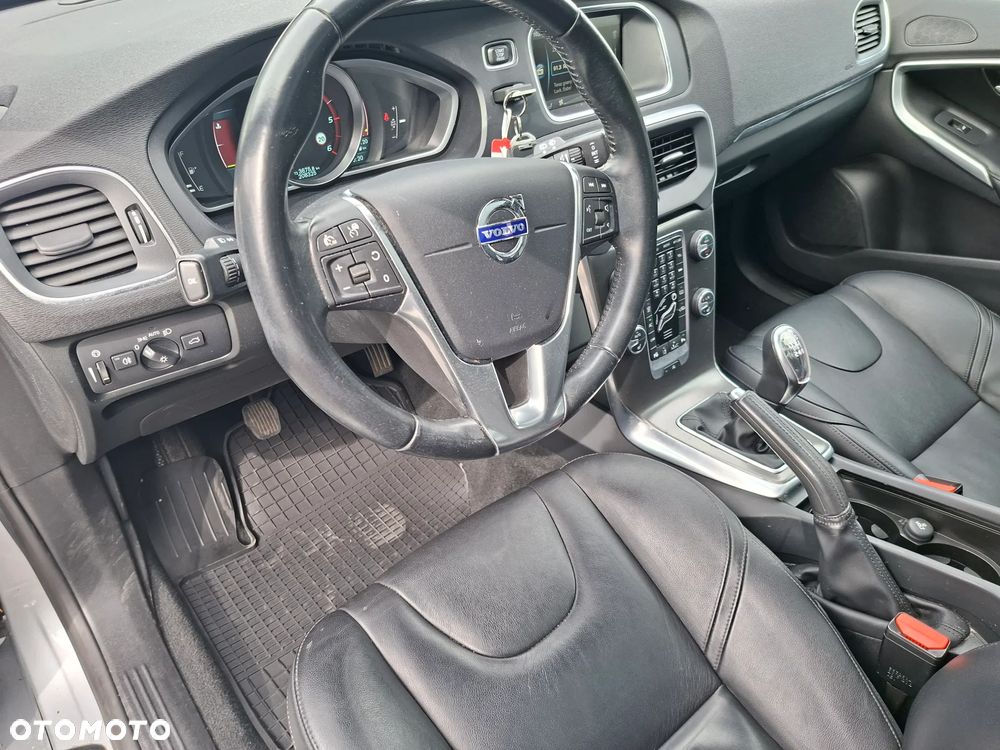 Volvo V40 D2 R-Design Summum - 17