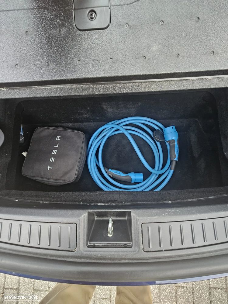 Tesla Model S - 9