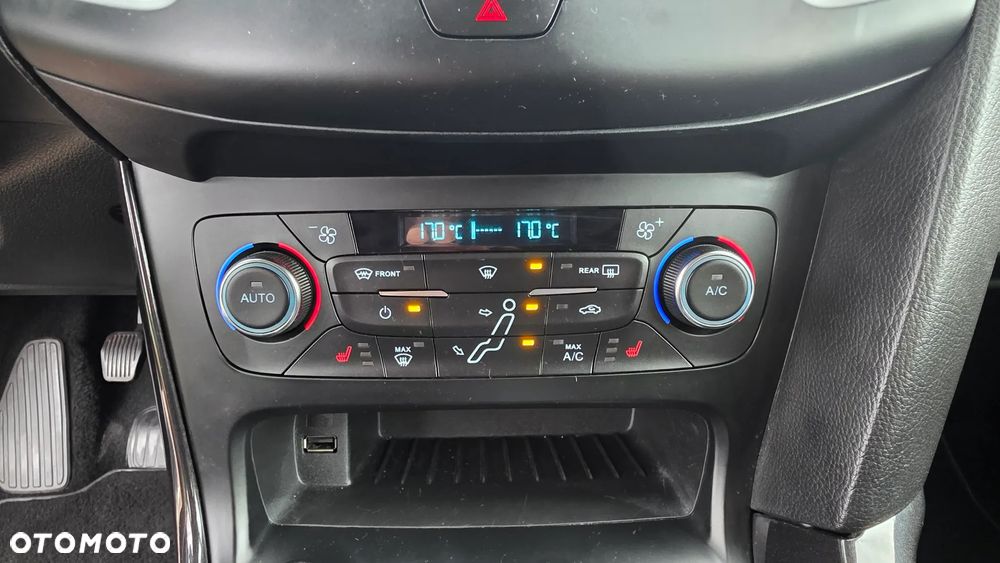 Ford Focus 1.5 EcoBoost STart-Stopp-System TITANIUM - 30